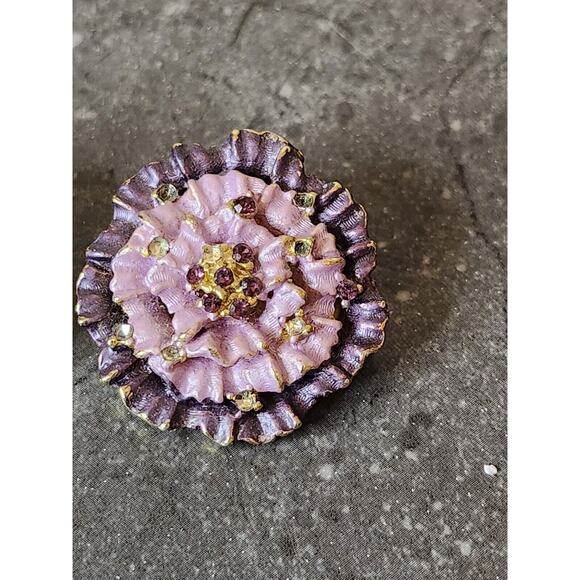 Enamel Rhinestone Vtg VICTORIAN‎ FLOWER Purple Clip On - Picture 2 of 6